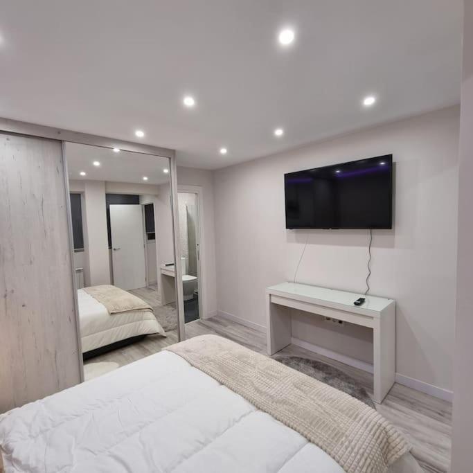 Soho Boutique Tioda, Totalmente Reformado Junto A Las Estaciones, Wifi Apartment Oviedo Exterior photo